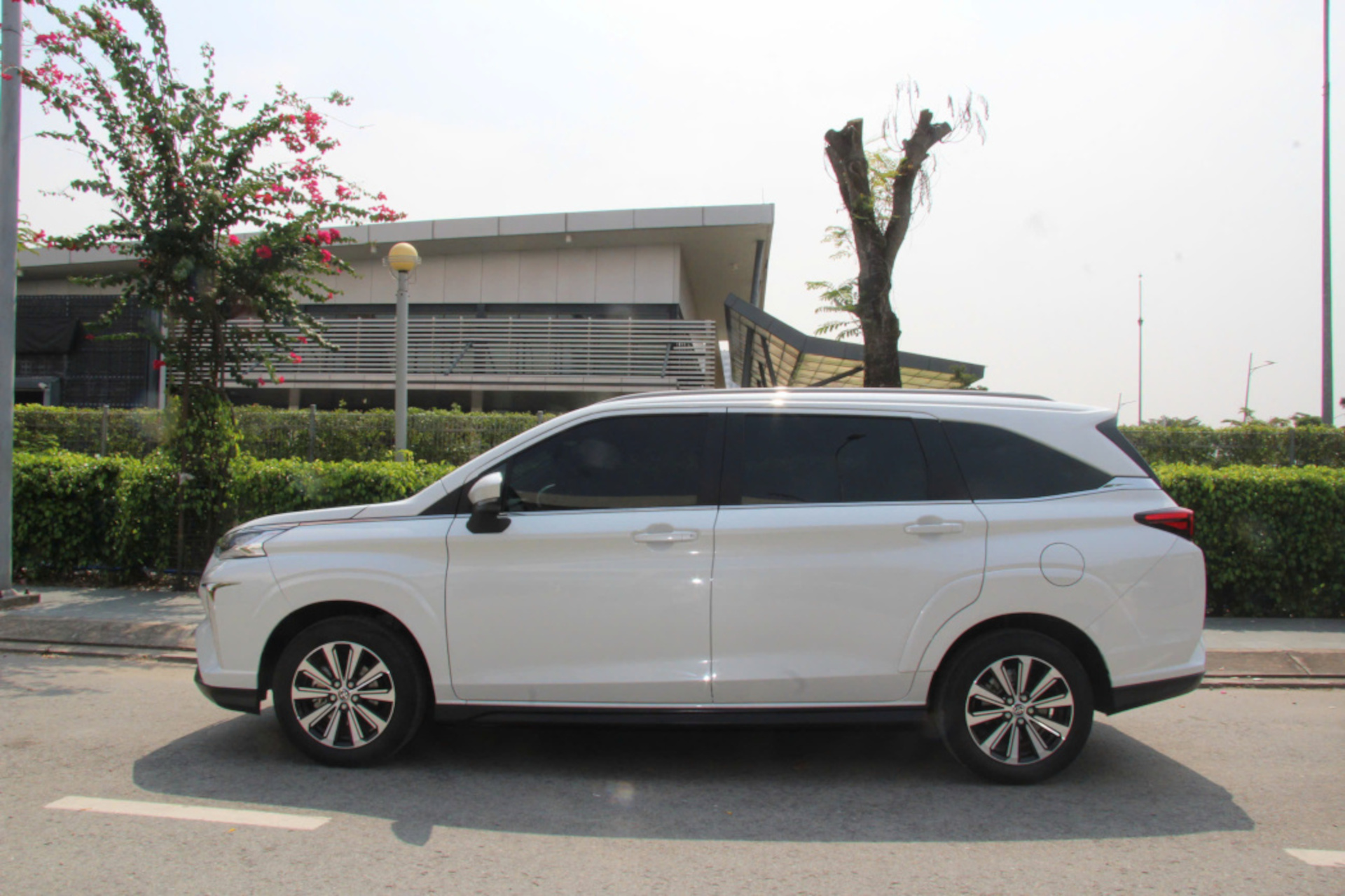 Toyota Veloz Cross 7 chỗ